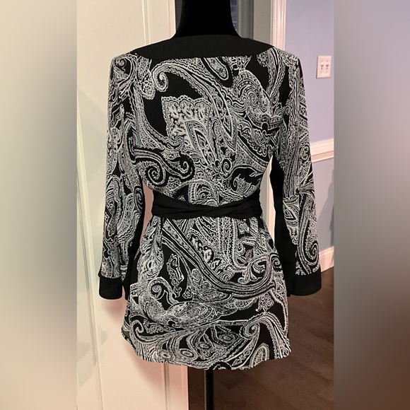 Paisley Tie-Waist Kimono Top B&W Bell Sleeve Asian Inspired - Picture 4 of 12